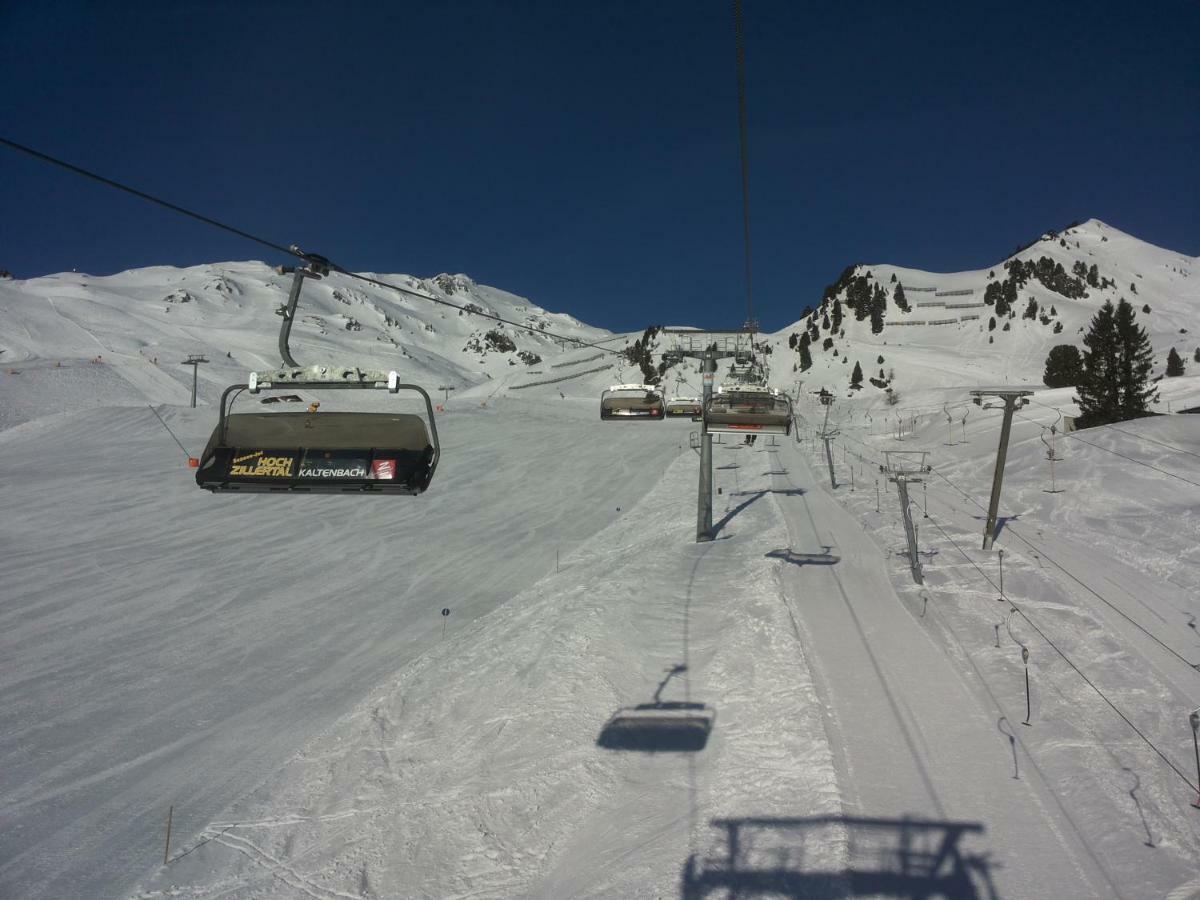 Studio Hochzillertal Mit Sauna & E-Ladestation Apartment Ried im Zillertal Bagian luar foto